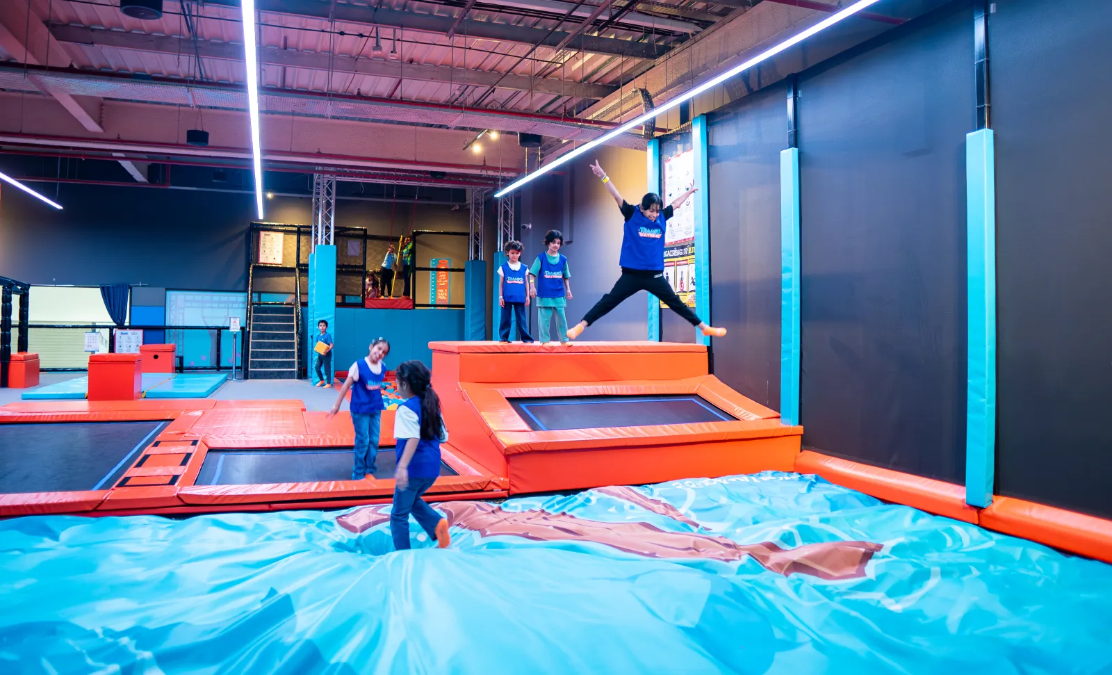 Jumper launching onto the BigAirBag at Trampo