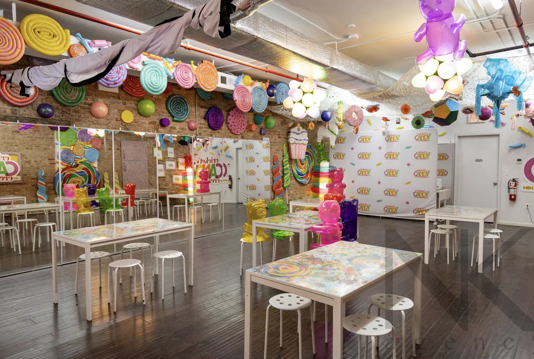 كريكتس كاندي كرييشنز